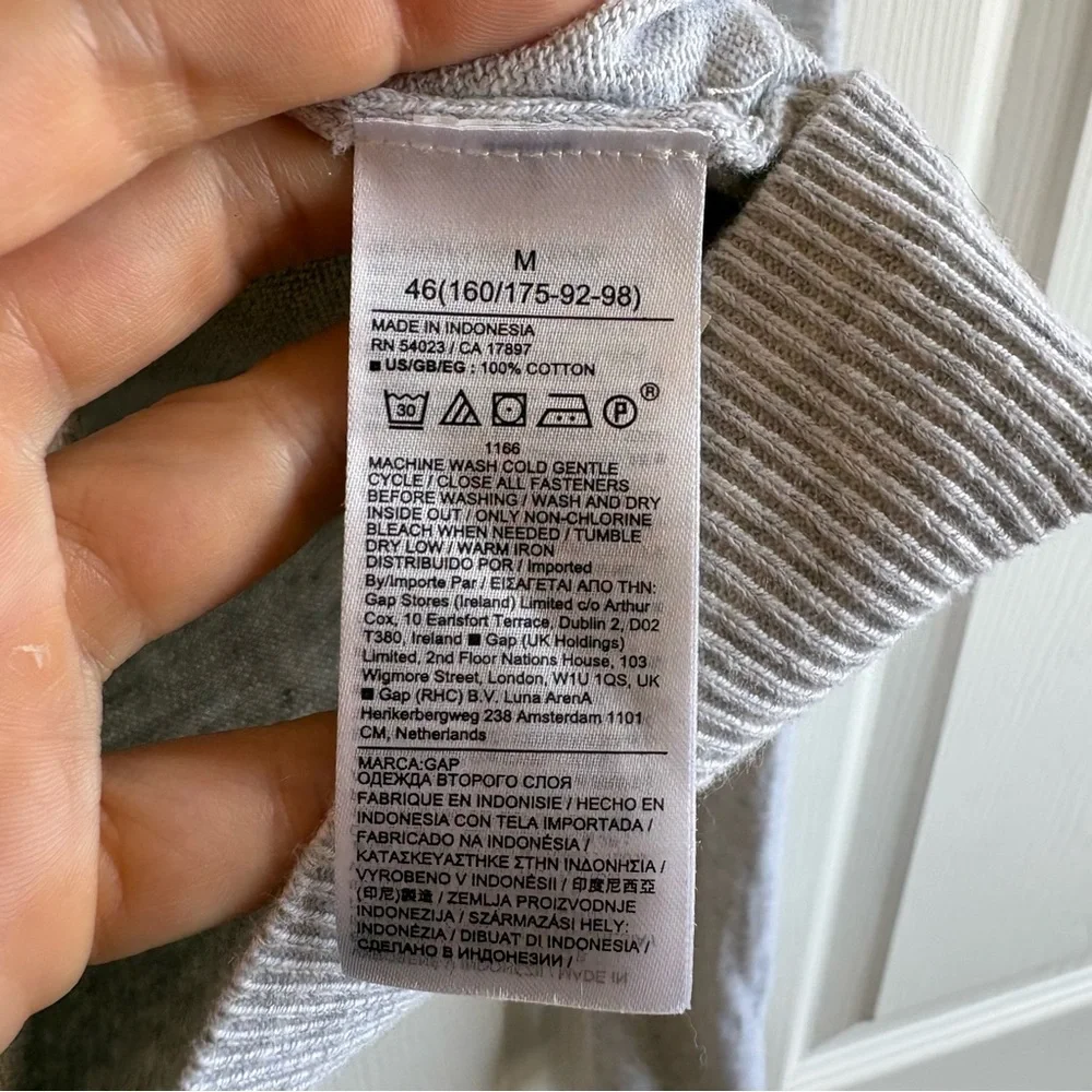 Gap Crewneck Grey Cardigan Button Cotton M Academia Career Office Teacher Soft - Picture 4 of 8